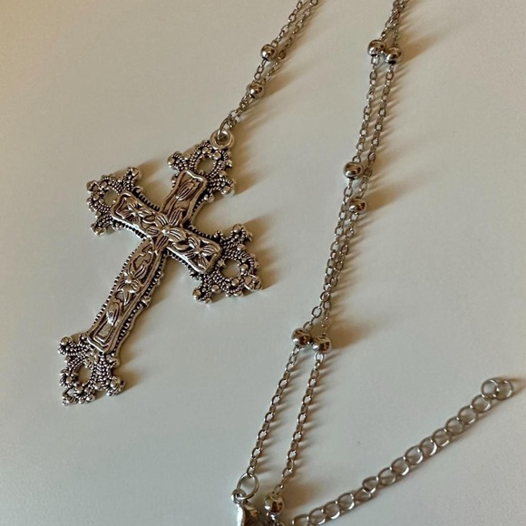 Gothic Cross Charm Necklace Floral Design Big Punk Goth Silver Tone - Picture 9 of 12